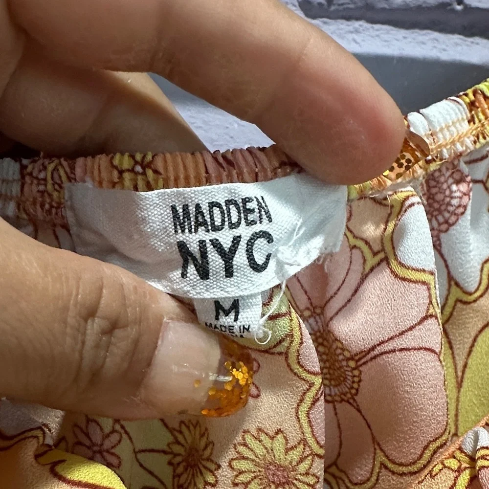 NWOT Floral Print Women's Blouse in Pellow size M - Picture 2 of 10